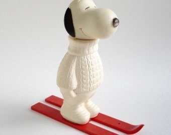 Vintage Snoopy Collectible, Peanuts Gang Gift, Skiers Gift, Snoopy Collector Container Figurine, 1974 Avon Collection