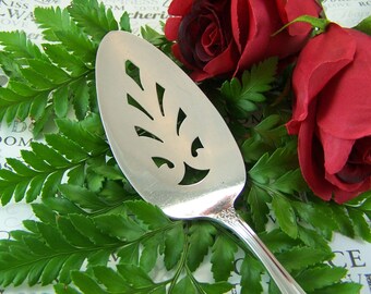 SALE Cake Server, Vintage Wedding Cake Server, Silver Plated Cake Server, Heritage by 1847 Rogers, 1953 to 1973, Ready to Ship, Under 20