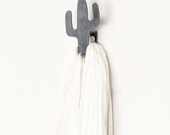 Metal Cactus Wall Hook | rustic bohemian jungalow southwestern decor