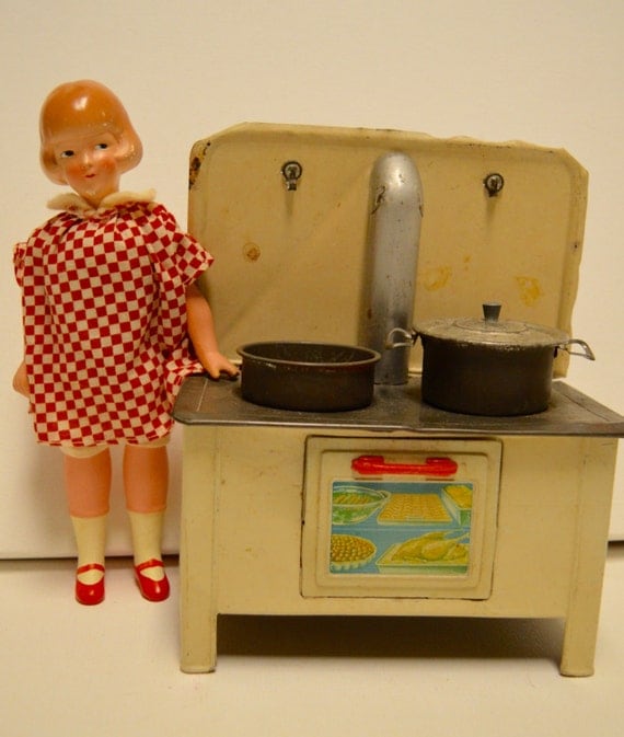 Vintage tin metal  toy  Kitchen  Stove Set  1940 s all