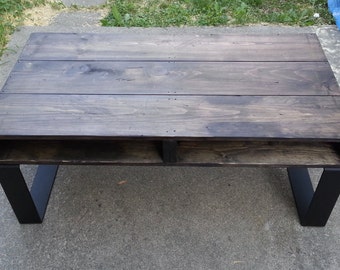 Rustic Coffee Table - Pallet Style - Steel Legs