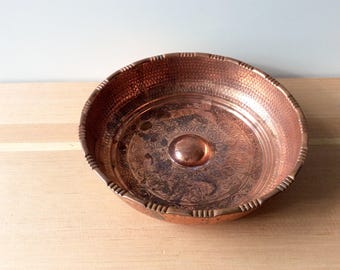 Vintage Copper Bowl. Turkish Hammam Bowl. Hammered Engraved Copper Bath Bowl / Soap Dish.