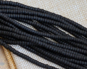 Dyed Black Coconut Heishi Beads,Dyed Coconut Wood Heishi Beads,Small Black Heishi Beads,Organic Beads, Natural Beads,One Strand,MAN17-0112H