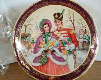 Vintage Tin, Decorative Metal, Cookie Tin, Cake Tin, England Tin, Holiday Tin, Collectible Tin