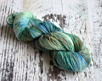 Hand Dyed Yarn, uk indie yarn dyer, cashmere, merino, nylon, sock yarn, fingering yarn, 4 ply yarn, Lady of the Lake