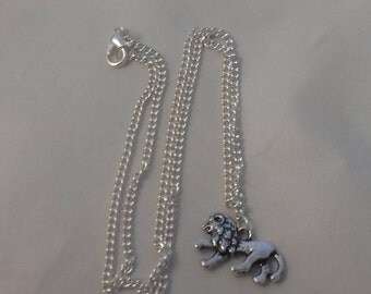 Lion Pendant Necklace, African Lion Fans, Wildlife Jewellery, Animal Themed Jewelry, Cat Lovers, Tibetan Silver Charms, Silver Plated Chains