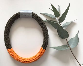 Matilda | Fluo necklace! moss green and orange