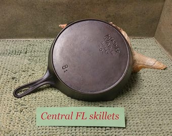 Wagner Ware #8 Stylized Logo Cast Iron Skillet Outside Heat Ring Makers Mark 8I Circa 1925-1930 Vintage