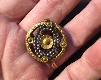 Vintage Antique Victorian Charm