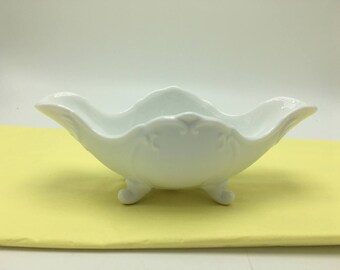 Vintage Maryland China Japan soap dish. Lovely piece.