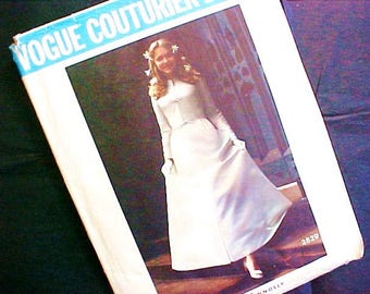 Vintage 1971 UNCUT Vogue 2629 Couturier Design Bridal Dress Gown Sybil Connolly designer Size 14 Irish