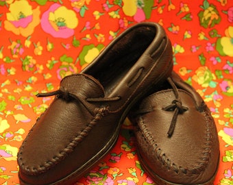 Minnetonka Brown Leather Moccasin Shoes