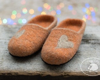 Womens gift Heart Slippers Womens Slippers House Shoes Felted Wool Slippers House slippers Felted slippers With Leather soles