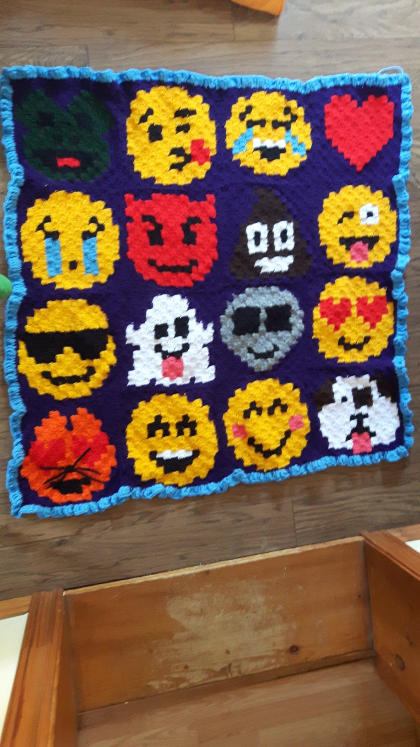 Butter Super Soft : Smiley Emoji Blanket