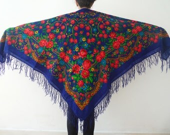 Russian shawl, traditional russian wool shawl, large russian shawl, fringed shawl, fringed russian shawl, large russian stole, russian wrap