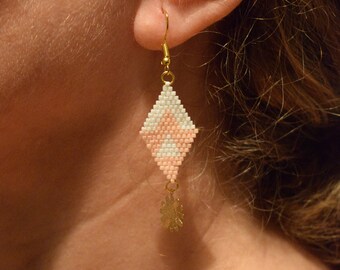 Weaving beaded earrings, earrings with peyote, Northern style
