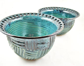 Earring holder, Jewelry Bowl, Jewelry holder, handmade pottery gift, gift to her - In stock