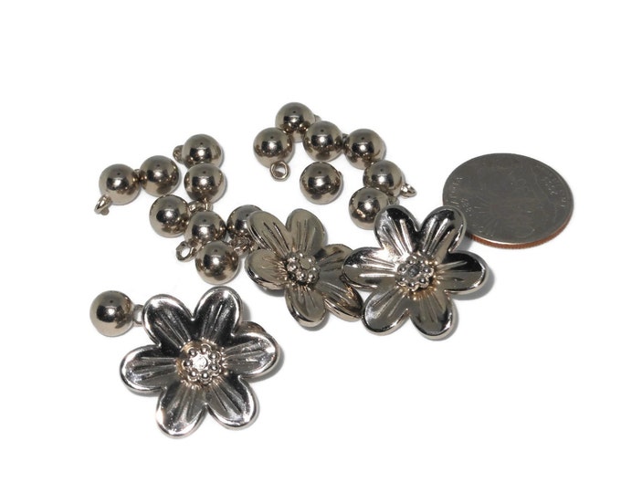 Bead project set, silver coated plastic beads, 20 7mm ball dangle beads, 3 daisy flower beads, perfect for a project.