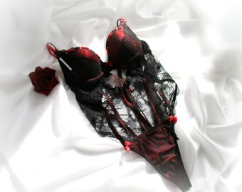 Red and black Trikini Push-Up Body lingerie