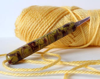 Crochet Hook Boye size G/6 ( 4.25 mm) Colorful Polymer clay Covered