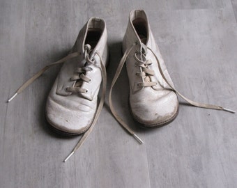 Vintage White Leather Baby Walker Lace Up Shoes