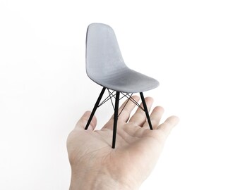 Eames DSW chair 1/6th