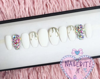 NAILED IT! Hand Painted False Nails - White Dripping Chrome