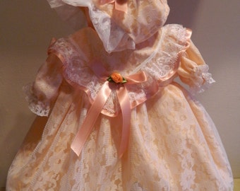 Reborn/Newborn/silcone doll Baby dress+ bonnet in white lace and peach polycotton/reborn dolls clothes baby homecoming Valentines day