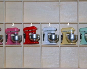 Dollhouse Miniature KitchenAid Mixer, Kitchenware Supplies