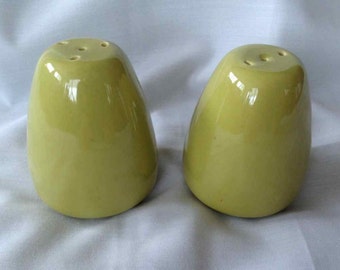 Vintage Bauer Monterey Moderne Chartreuse Salt and Pepper Shaker Set - Made in USA - 1950's