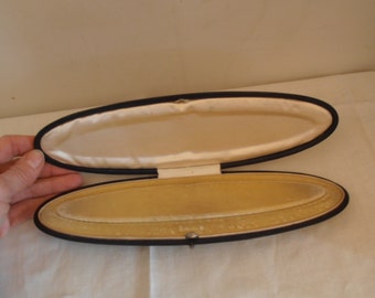 A rare and unusual oval vintage jewelry box