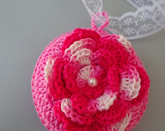 Crochet sachet lavender with flower applique