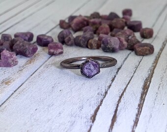 Raw sapphire ring, purple sapphire, electroformed ring, dainty ring, September birthstone ring, mineral ring, raw gemstone ring, raw ring
