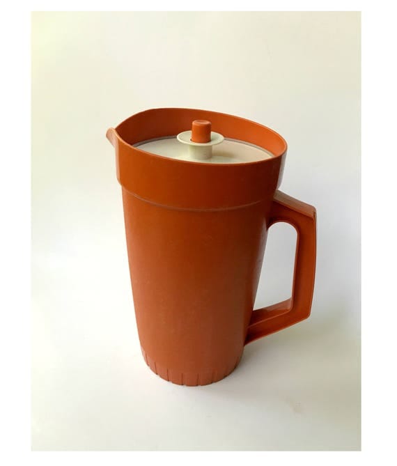 Retro Tupperware 800-6 Pitcher in Red. Vintage Half Gallon