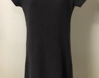 Calvin Klein Collection Cashmere Dress in Charcoal Grey. Perfect for staple piece for a business or professional wardrobe.