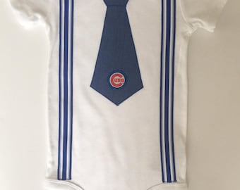 Cubs bodysuit, Chicago cubs, Chicago Baby Gift, chicago pride, cubs baby shower gift, chicago cubs tie, Cubs logo, cubs tie bodysuit,