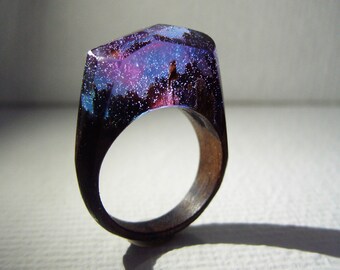 Aurora borealis Wood ring. Secret world inside the ring. Wooden rings for women. Wood resin ring. Fashion resin jewelry. Statement ring.