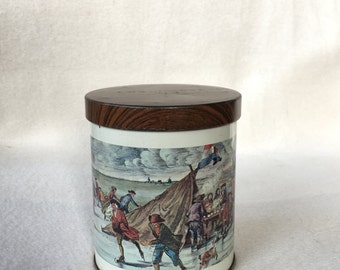 Coopvaert nostalgic look with an image of Dutch winter landscape in the 18th century