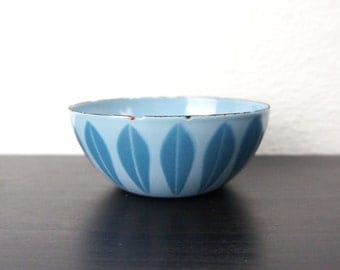 Vintage Cathrineholm Lotus Bowl Turquoise Blue on French Blue 4" Enameled Steel, Tiny Nut Snack Serving Bowl Grete Prytz Kittelson 180081