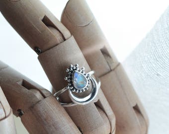 Makya Ring Faceted Moonstone Ring, Rainbow Moonstone solid 925 Sterling Silver Ring, Teardrop Ring, Split band Ring, Sterling Rings