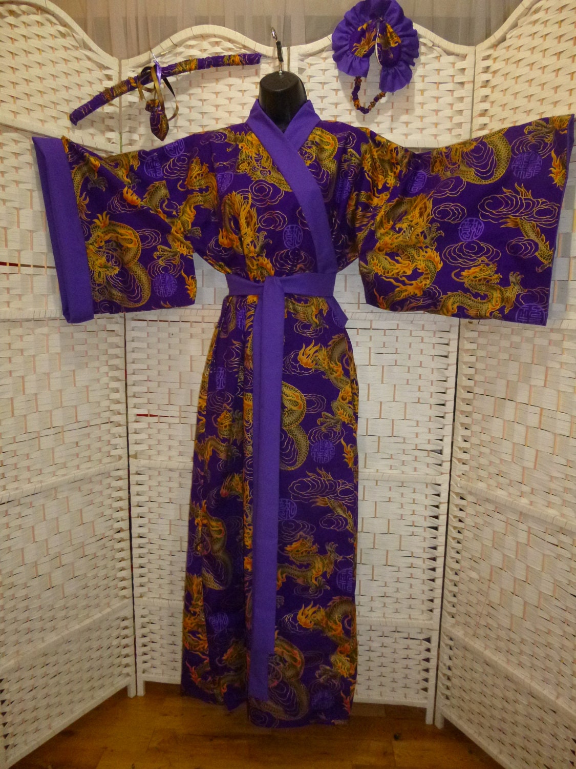 Kimono. Full length. Traditional Japanese sleeve design