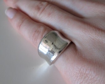 Sterling graphic wrap band ring, size 5.5