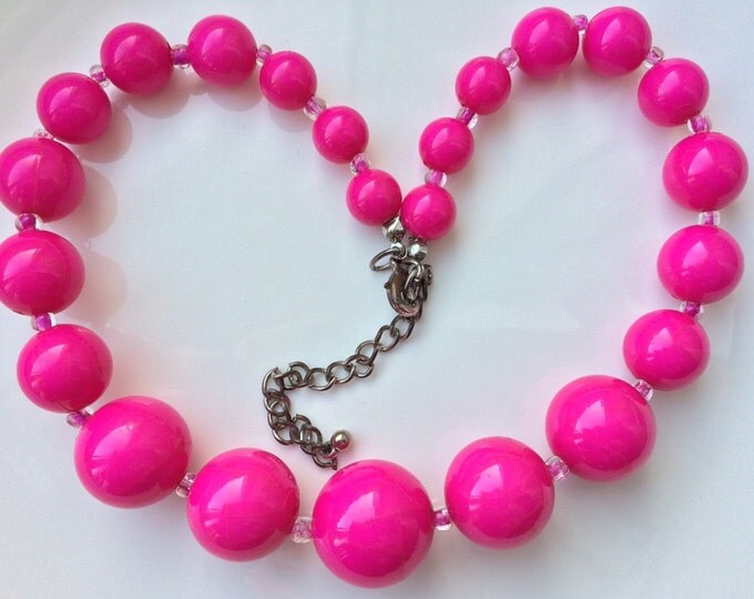 Pink Beaded Necklace Bubblegum Pink Necklace Vintage 1980s Bright Pink Beads Short Large Hot Pink Beads Statement Pink Bridesmaid Necklace
