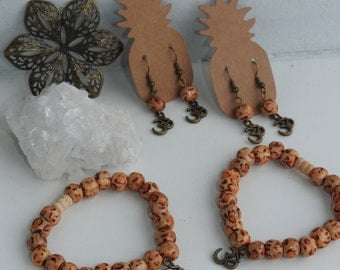 Wooden Mala Bracelet set - Yogi jewellery set - Yogi bracelet - OM bracelet - Mala bead Earrings - OM earrings - Mantra jewellery - gift set