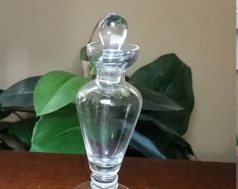 Clear Glass Perfume Bottle with Long Tapering Body. Made in China