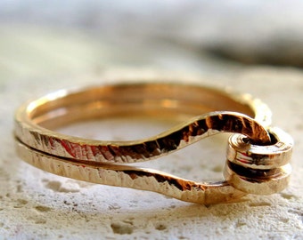 Gold Knotted Ring, Stackable Ring, Unisex Ring, Handmade Ring, Gold Filled Rings, Hammered Texture, Trendy Rings,