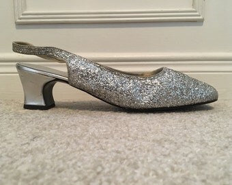 Vintage SILVER SEQUIN HEELS/Party Shoes/Sling Back Shoes/size 7