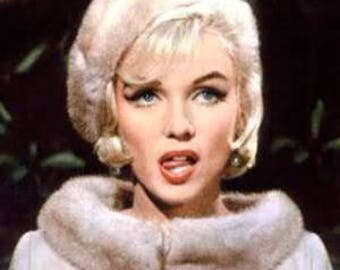 Marilyn Monroe...Beret...Somethings got to give.