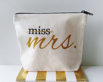 Miss to Mrs Canvas Makeup Bag Bride Gift Make Up Pouch Cosmetic Pouch Cosmetic Bag Makeup Organizer Bride To Be Gift Bridal Shower Gift