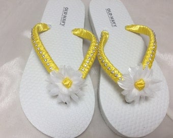 Flower Girl Flip Flops, Bridal Flip Flops, Flower Girl Yellow Flip Flops Girls Rhinestones Flip Flops, Kids Beach Wedding Flip Flops,
